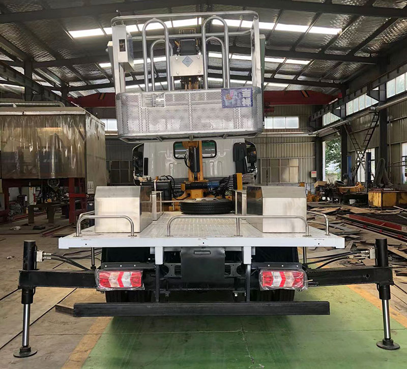 高空作業(yè)車工程車輛廠家